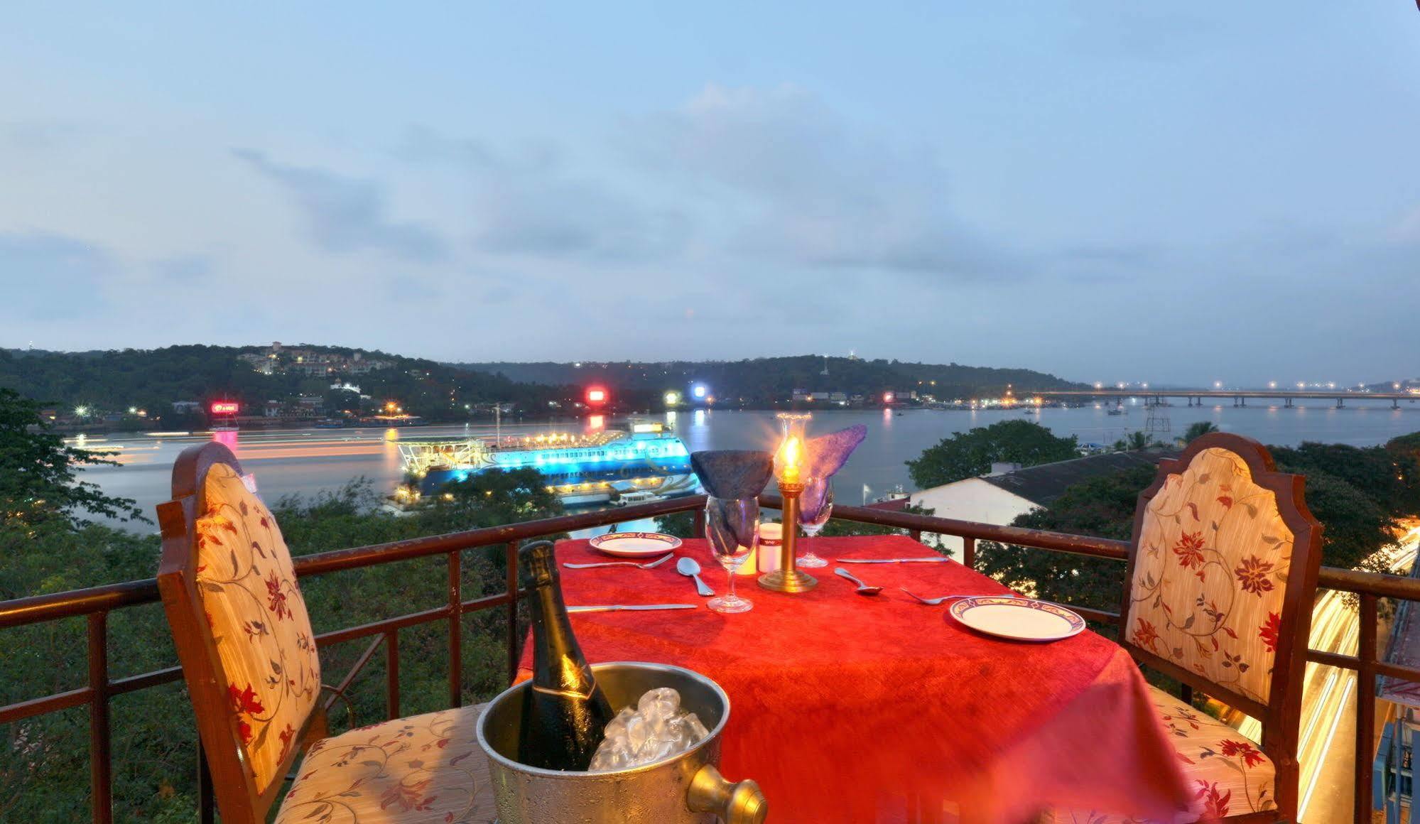 Hotel Mandovi Panaji Exterior photo